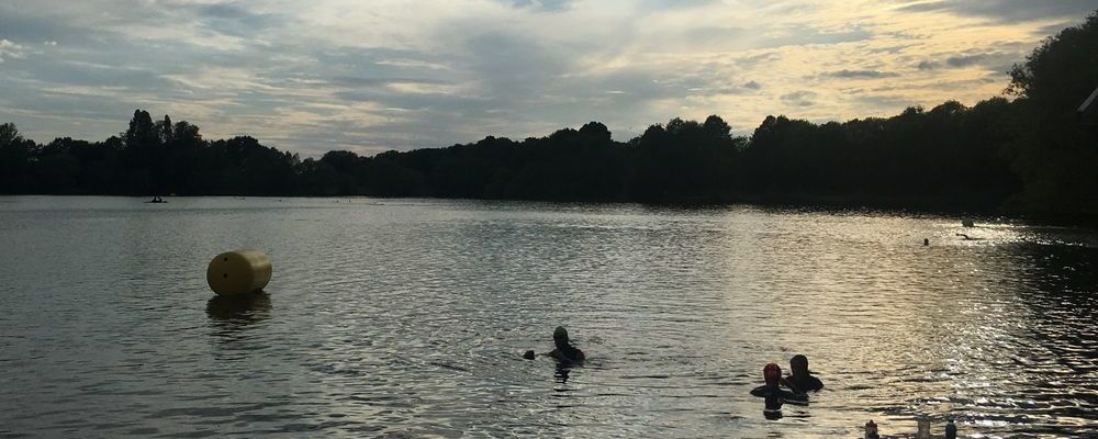 What can wild swimming teach us about qualitative research? Traps for the unwary and moments of magic.